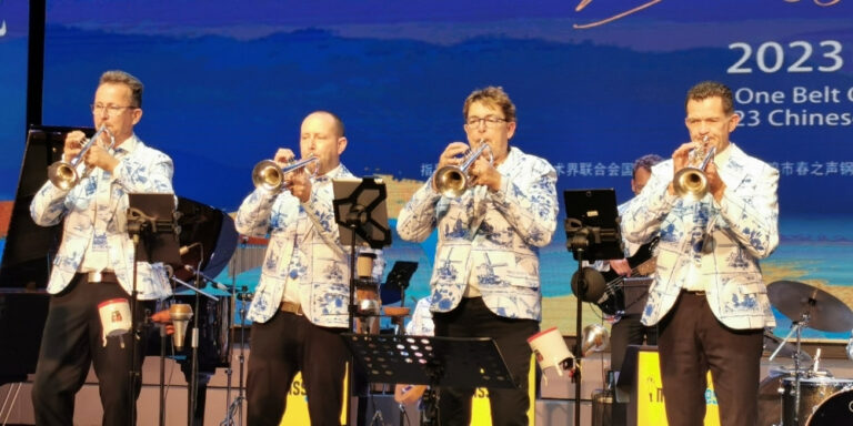 004 MissJones Bigband website snapshots zie ook www.missjones.nl.missjones.nl